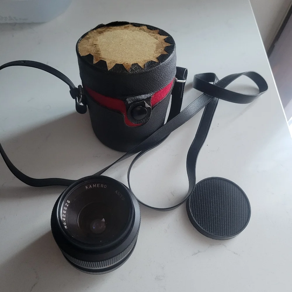 Kamero Auto 1:2.8 35mm Wide Angle Minolta MD Mount Lens in Nice Condition Case